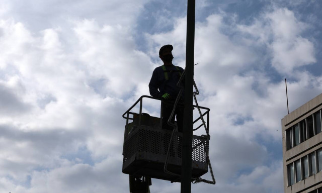 Εργασιακά: Τι αλλάζει για ωράρια, υπερωρίες, Κυριακές και άδειες – Ανεξάρτητη αρχή ο ΣΕΠΕ