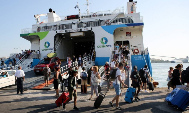 Άρση μέτρων: Τι πρέπει να κάνετε για να ταξιδέψετε σε νησιά και ηπειρωτική χώρα