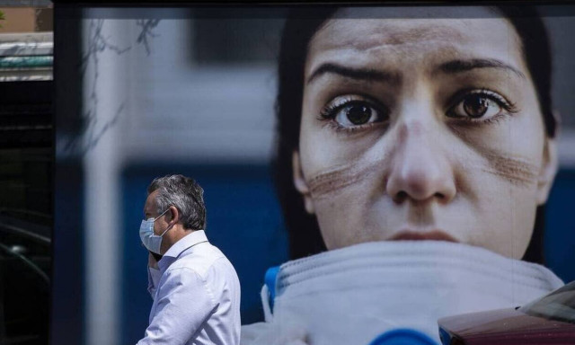 Άρση lockdown: «Δεν έπρεπε να γίνει νέο άνοιγμα» - Γιατί διαφωνούν Σαρηγιάννης και Παυλάκης