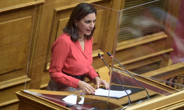 Όλγα Κεφαλογιάννη: Ο Γιώργος Παπαδάκης της ευχήθηκε στον αέρα για τα δίδυμα (video)