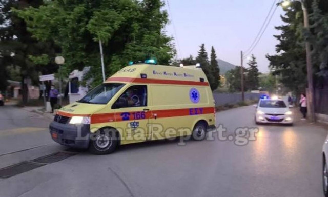 Αγωνία για τον 13χρονο που παρασύρθηκε από Ι.Χ. στην Αιδηψό: Μεταφέρεται στο Παίδων - Κρίσιμες ώρες