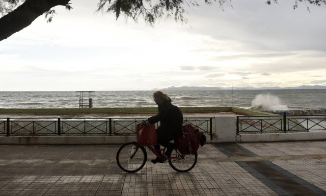 Καιρός: Βροχές, καταιγίδες και πτώση της θερμοκρασίας το Σάββατο - Πού θα είναι έντονα τα φαινόμενα
