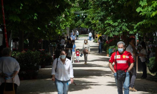 Κορονοϊός - Σαρηγιάννης: «Δεν είμαστε σε πτωτική πορεία στα κρούσματα» - Τι είπε για τις μεταλλάξεις