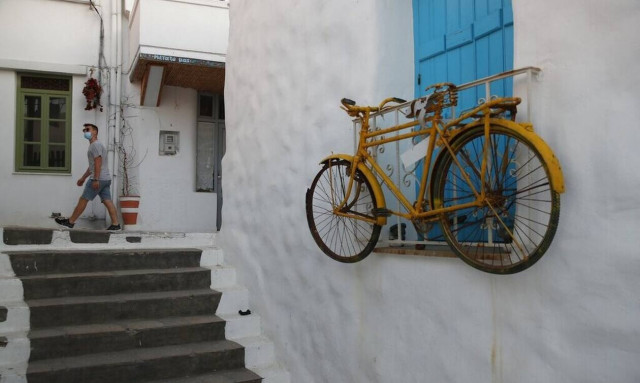 Καπραβέλος στο Newsbomb.gr: Προσοχή στο άνοιγμα! Κίνδυνος - θάνατος η λογική του «πανηγυρισμού»