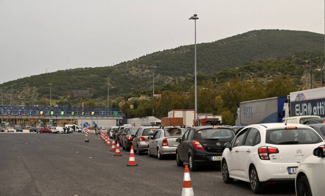 Μετακίνηση με αυτοκίνητο: Μεγάλη προσοχή - Πώς θα γλυτώσετε από 300 ευρώ πρόστιμο