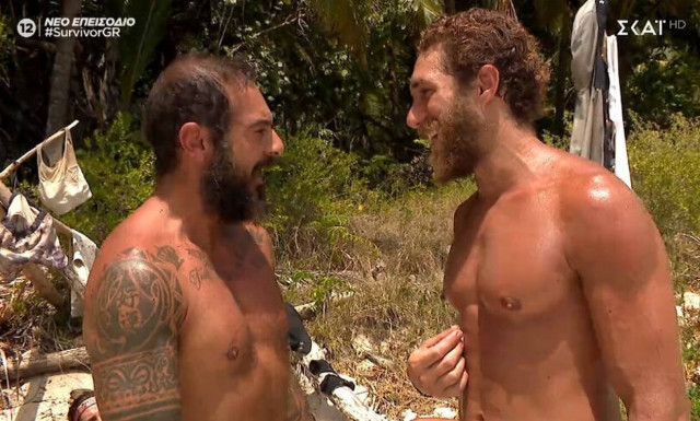 Survivor: Ο Ντάφυ κρυφάκουσε τη συζήτηση για εκείνον και έγινε το έλα να δεις στην παραλία!