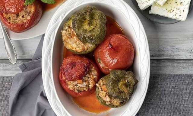 Γεμιστά με τόνο από τον Άκη Πετρετζίκη!