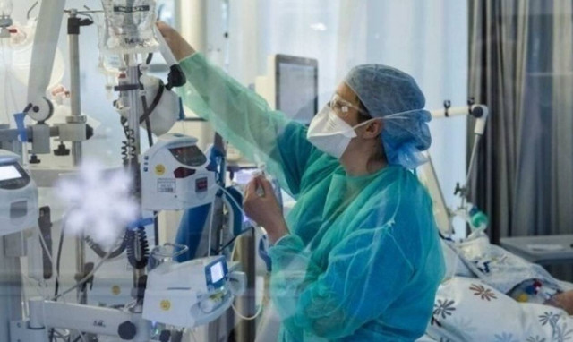 Κορονοϊός: Επιτέλους καλά νέα για την πανδημία - Μειώθηκαν 12% οι θάνατοι και 4% τα κρούσματα