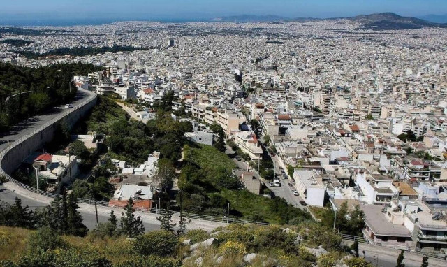 Ουρές στα συμβολαιογραφεία για μεταβιβάσεις ακινήτων