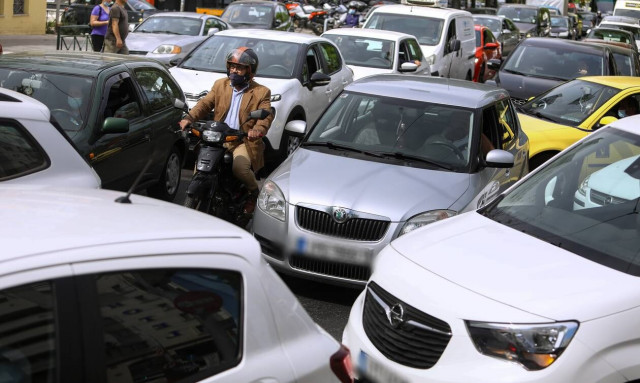 Κίνηση ΤΩΡΑ: Χαμός στους δρόμους – Μποτιλιάρισμα χιλιομέτρων στον Κηφισό