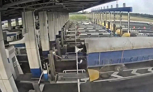 Δείτε τι μπορούν να πάθουν οι… τζαμπατζήδες στα διόδια