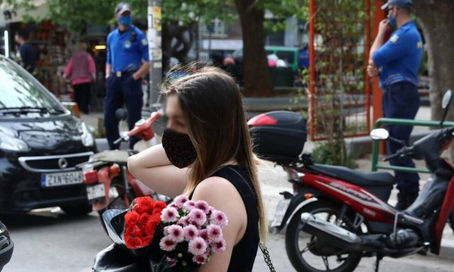 Κορονοϊος: Πότε θα πετάξουμε τη μάσκα, τι συμβαίνει με τις μεταλλάξεις - Τι είπε ο καθηγητής Γώγος