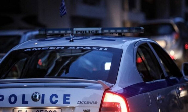 Θεσσαλονίκη: Προσφέρθηκαν να την πάνε στο χωριό της, την χτύπησαν και τη λήστεψαν