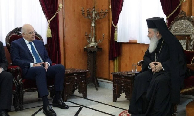 FM Dendias meets Jerusalem Patriarch and Israeli counterpart Ashkenazi