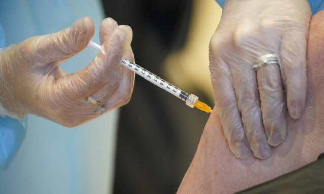 Κορονοϊός- Ισπανία:Πρόταση να κάνουν δεύτερη δόση με εμβόλιο Pfizer όσοι έκαναν πρώτη με AstraZeneca