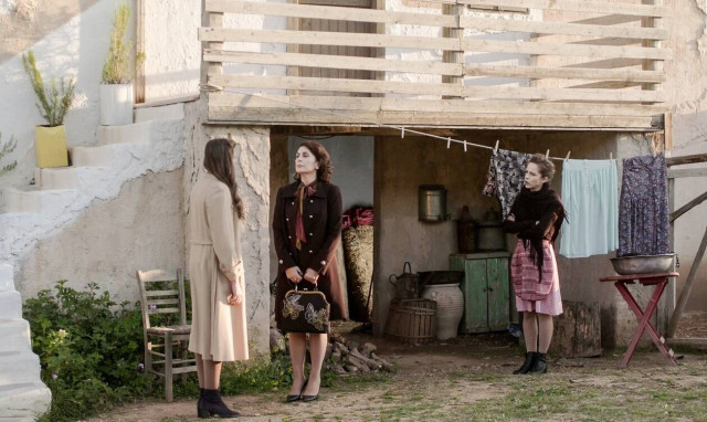 Άγριες Μέλισσες Spoiler: Η Μυρσίνη σε αμόκ με τις αδερφές Σταμίρη - Μακελειό στο φινάλε (vid)