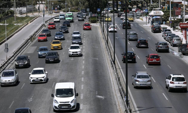 «Στοπ» στις παράνομες εισαγωγές αυτοκινήτων από την ΑΑΔΕ