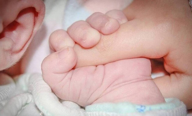 Εμβόλιο covid-19 σε βρέφος