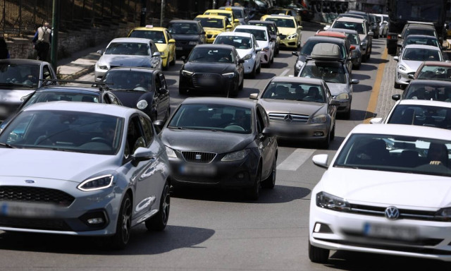 Κίνηση ΤΩΡΑ: Πού θα συναντήσετε μποτιλιάρισμα στην Αθήνα – Δείτε χάρτη