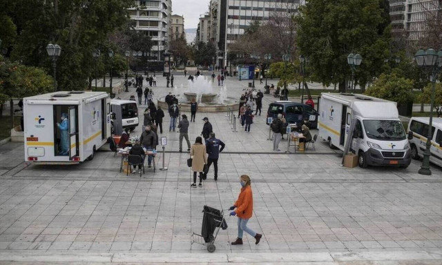 Κρούσματα σήμερα: Στην Αττική οι 1.425 μολύνσεις -  245 στη Θεσσαλονίκη