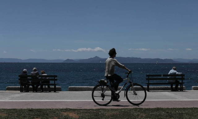 Καιρός: Στους 30 βαθμούς η θερμοκρασία - Πότε και πού θα σημειωθούν βροχές (pics)