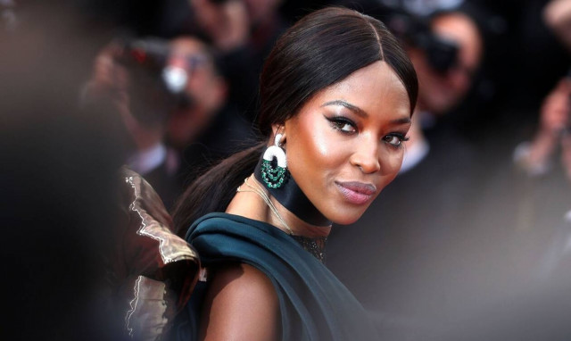 Ναόμι Κάμπελ: Η «μαύρη γαζέλα» έγινε μητέρα στα 50 της - Η πρώτη φωτό με την κόρη της