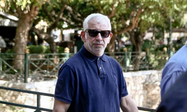 Πέτρος Φιλιππίδης: Ξεσπά ο σκηνοθέτης από τις «Άγριες Μέλισσες» - «Ανήθικη» η «απολογία» του