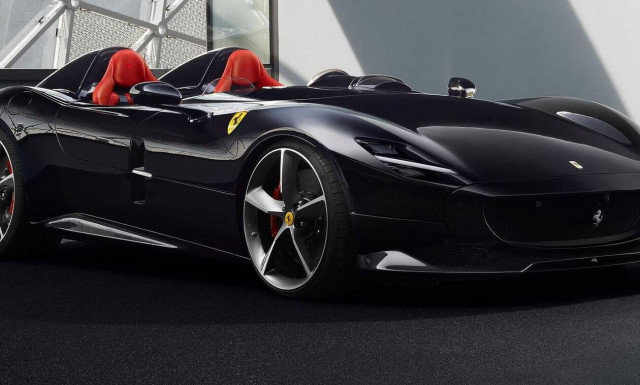 Ο Ronaldo πήρε και άλλη Ferrari και ίσως αποχαιρετήσει τη Juve