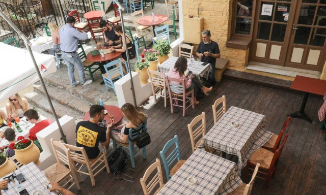 Παπαθανάσης: 70.000 οι καθημερινοί έλεγχοι - Μικρός ο αριθμός των παραβατών