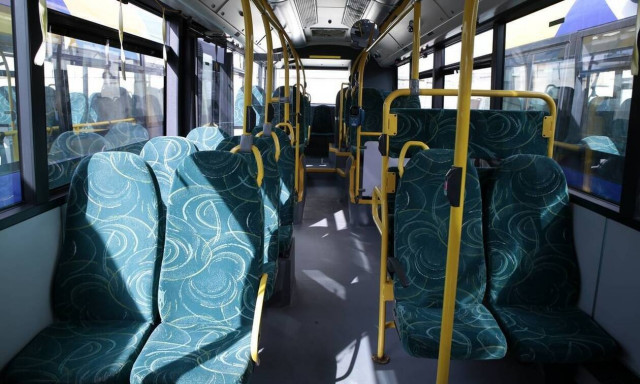 Νέο περιστατικό ρατσιστικής βίας σε ΜΜΜ – Οδηγός εξύβρισε και επιτέθηκε σε μετανάστη