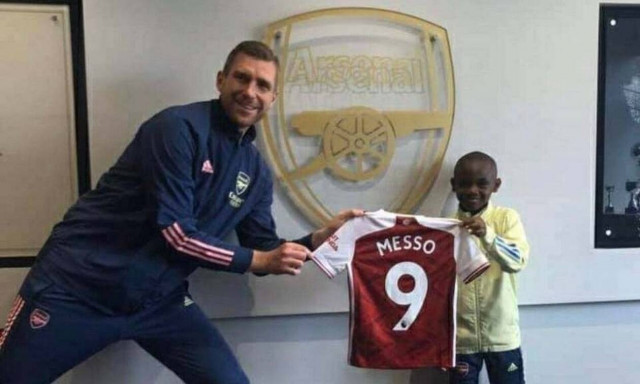 Άρσεναλ: Απέκτησε τον... Λέο Μέσο! - Είναι μόλις 10 ετών (video)