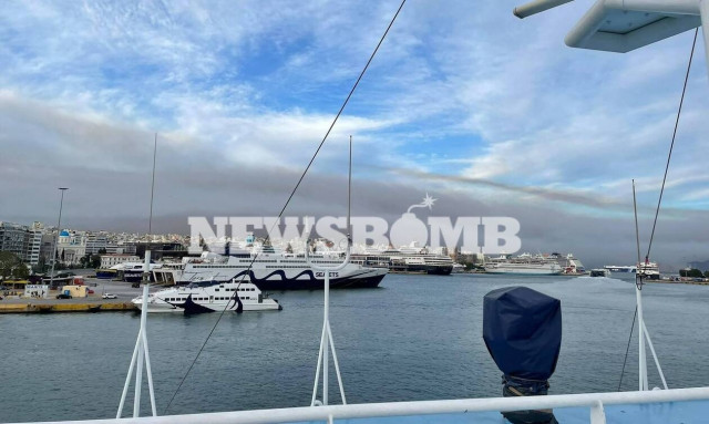 Φωτιά Κορινθία καπνός Πειραιάς