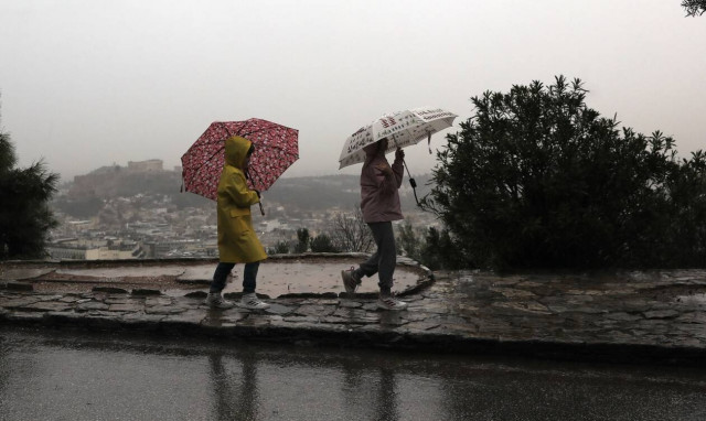 Καιρός: Έκτακτο δελτίο επιδείνωσης από την ΕΜΥ - Σποραδικές καταιγίδες, χαλάζι και θυελλώδεις άνεμοι