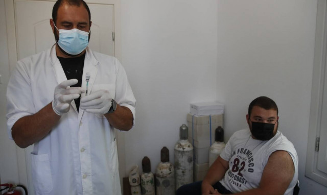 ΠΟΥ:  Τα εμβόλια είναι αποτελεσματικά απέναντι σε «όλα τα παραλλαγμένα στελέχη του ιού»