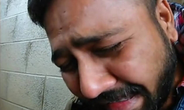 Πιάνουν παιδόφιλο στα πράσα και ξεσπάει σε κλάματα! (vid)