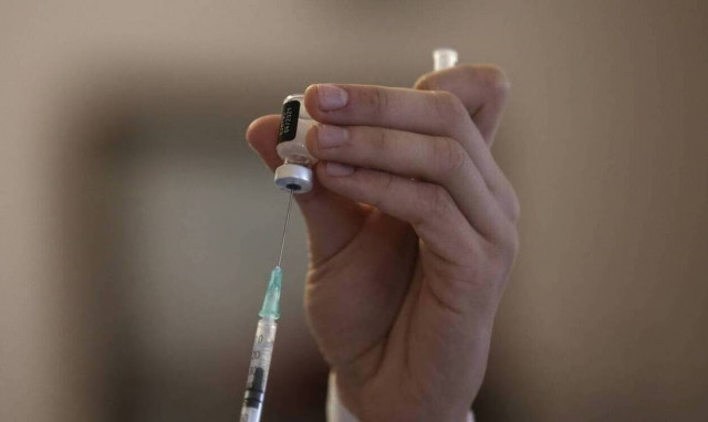 Κορονοϊός: Τι ποσοστό προστασίας δίνει το «κοκτέιλ» Pfizer - Moderna