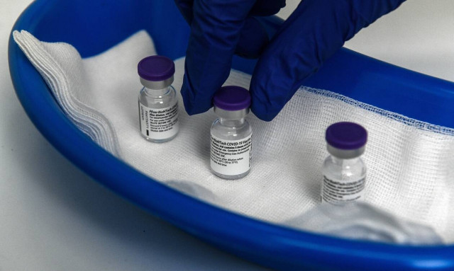 Θεμιστοκλέους: Εμβολιασμοί από τα 16 έτη και στην Ελλάδα - Πότε θα πάρουν σειρά