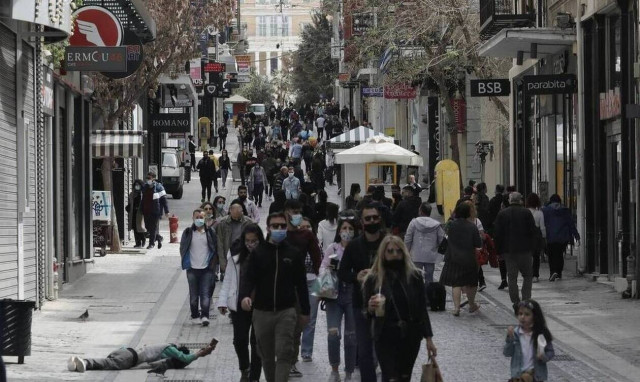 Ωράριο καταστημάτων και σούπερ μάρκετ: Τι ώρα κλείνουν την Κυριακή (23/05)