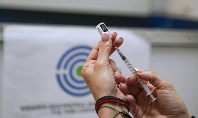 Ηράκλειο: Εγκεφαλικά νεκρή η 44χρονη μετά τον εμβολιασμό της με AstraZeneca