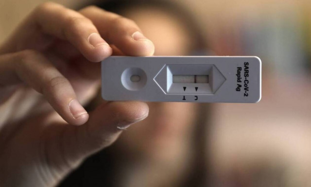 Self test: Δωρεάν διάθεση σε όλους τους εργαζόμενους από Δευτέρα – Πώς θα τα προμηθευθείτε