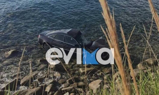 Εύβοια: Συγκλονιστικό τροχαίο στην Κύμη - Αυτοκίνητο κατέληξε στη θάλασσα