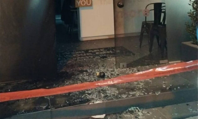 Στόχος εμπρηστικής επίθεσης καταστήματα της συζύγου του Νίκου Χαρδαλιά