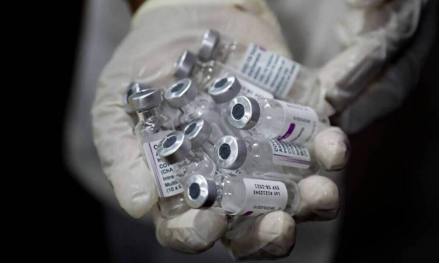 Εμβολιασμός: Από την 5η έως και την 28η ημέρα μπορεί να εμφανιστούν προβλήματα θρόμβωσης