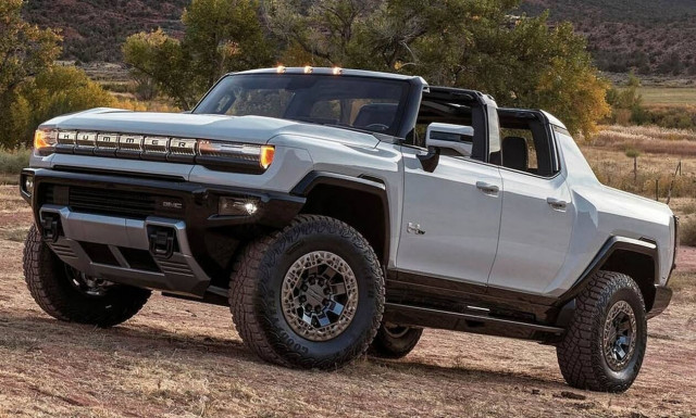 Δεν θα πιστεύετε πόσο ζυγίζει το ηλεκτρικό Hummer EV