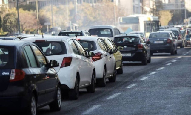Κίνηση τώρα: Απίστευτο μποτιλιάρισμα στην Αθήνα - Ποιους δρόμους να αποφύγετε