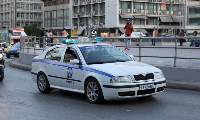 Σοβαρό τροχαίο στη Λεωφόρο Σουνίου - Χωρίς τις αισθήσεις της μία γυναίκα