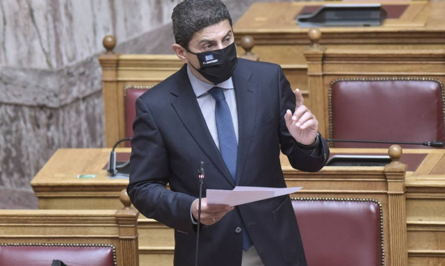 Αυτά που κάνει ο Αυγενάκης, δεν γίνονταν ούτε στην ΕΣΣΔ!