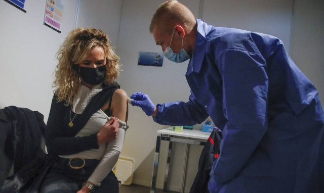 ΕΕ: Eπανεξέταση της σύστασης για τα ταξίδια τον Ιούνιο- Επαγρύπνηση για τις μεταλλάξεις