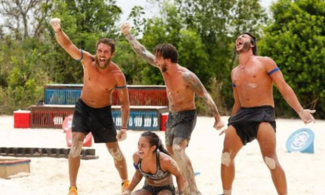 Survivor: Οι μπλε «γύρισαν τη μπιφτέκα» για τον Τριαντάφυλλο – Έγινε «άξιος» από «καραγκιόζης»