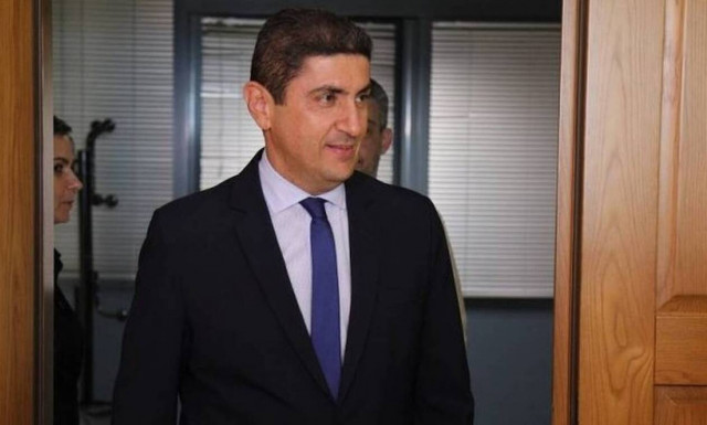 Αυγενάκη, κατέβασε τα τανκς!